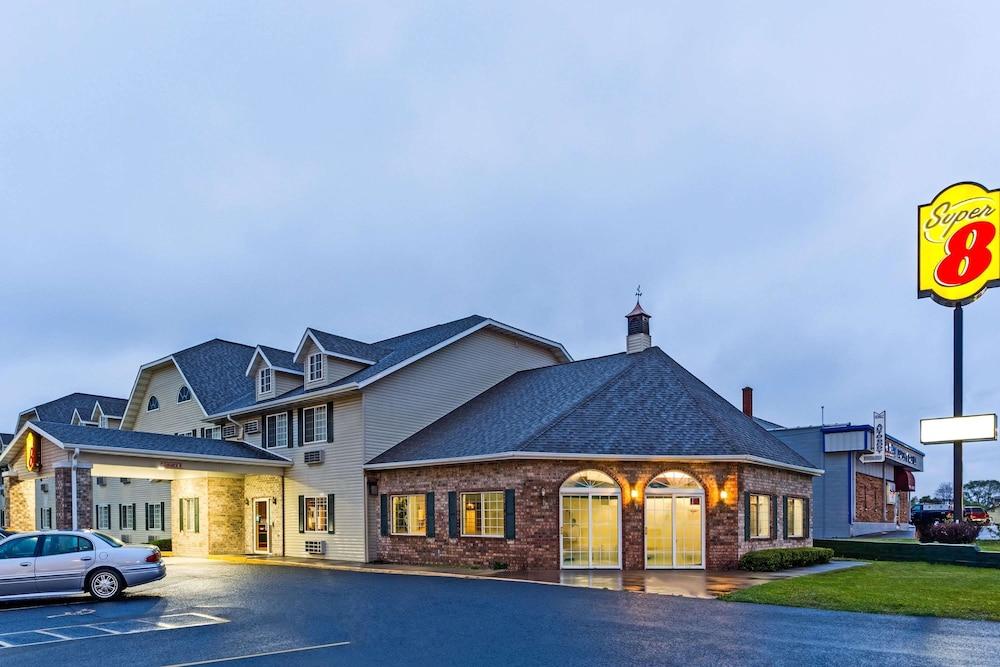 ซูเปอร์ 8 บาย วินด์แฮม รีดสบูร์ก Hotel Reedsburg ภายนอก รูปภาพ