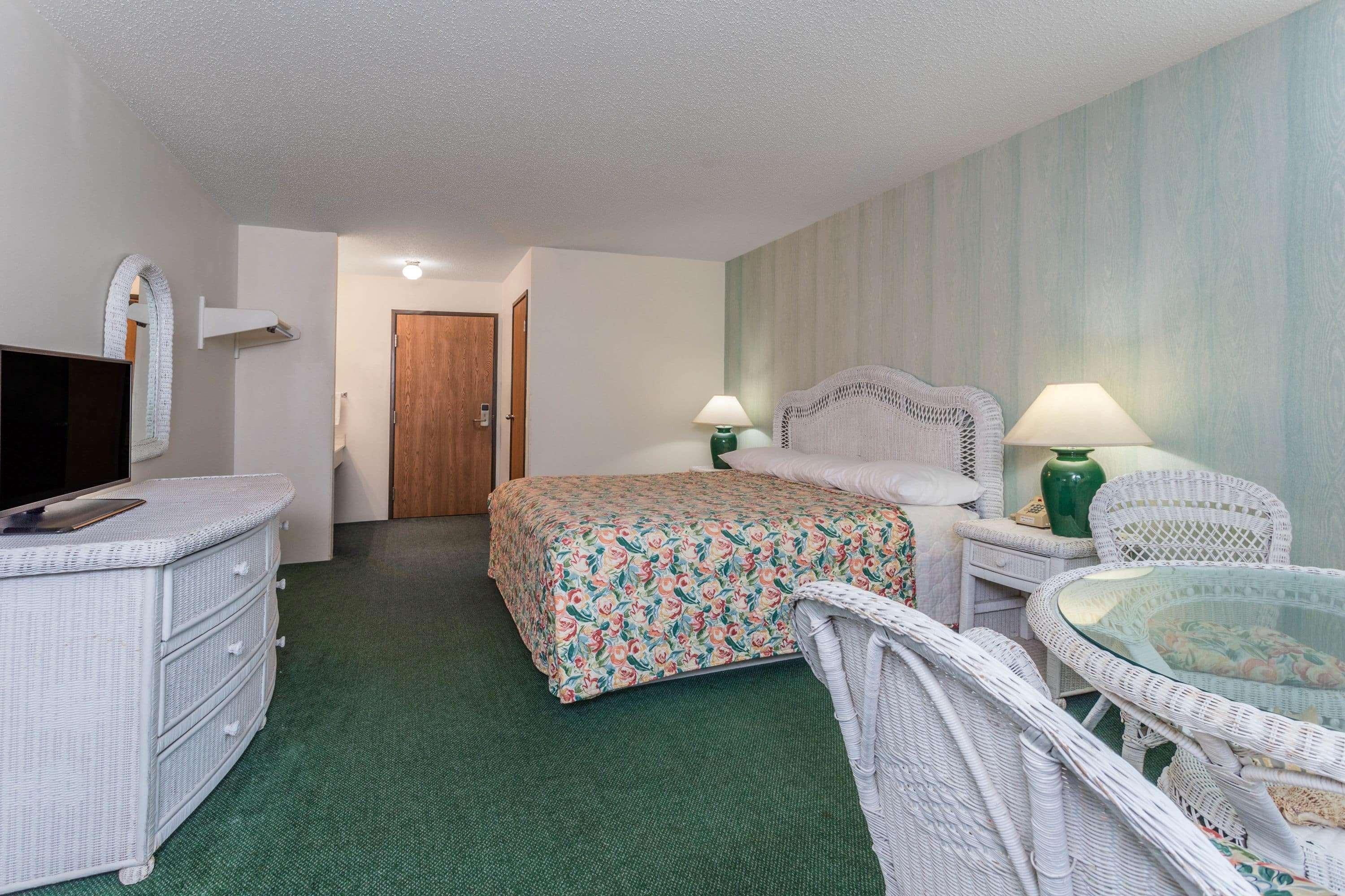 ซูเปอร์ 8 บาย วินด์แฮม รีดสบูร์ก Hotel Reedsburg ภายนอก รูปภาพ