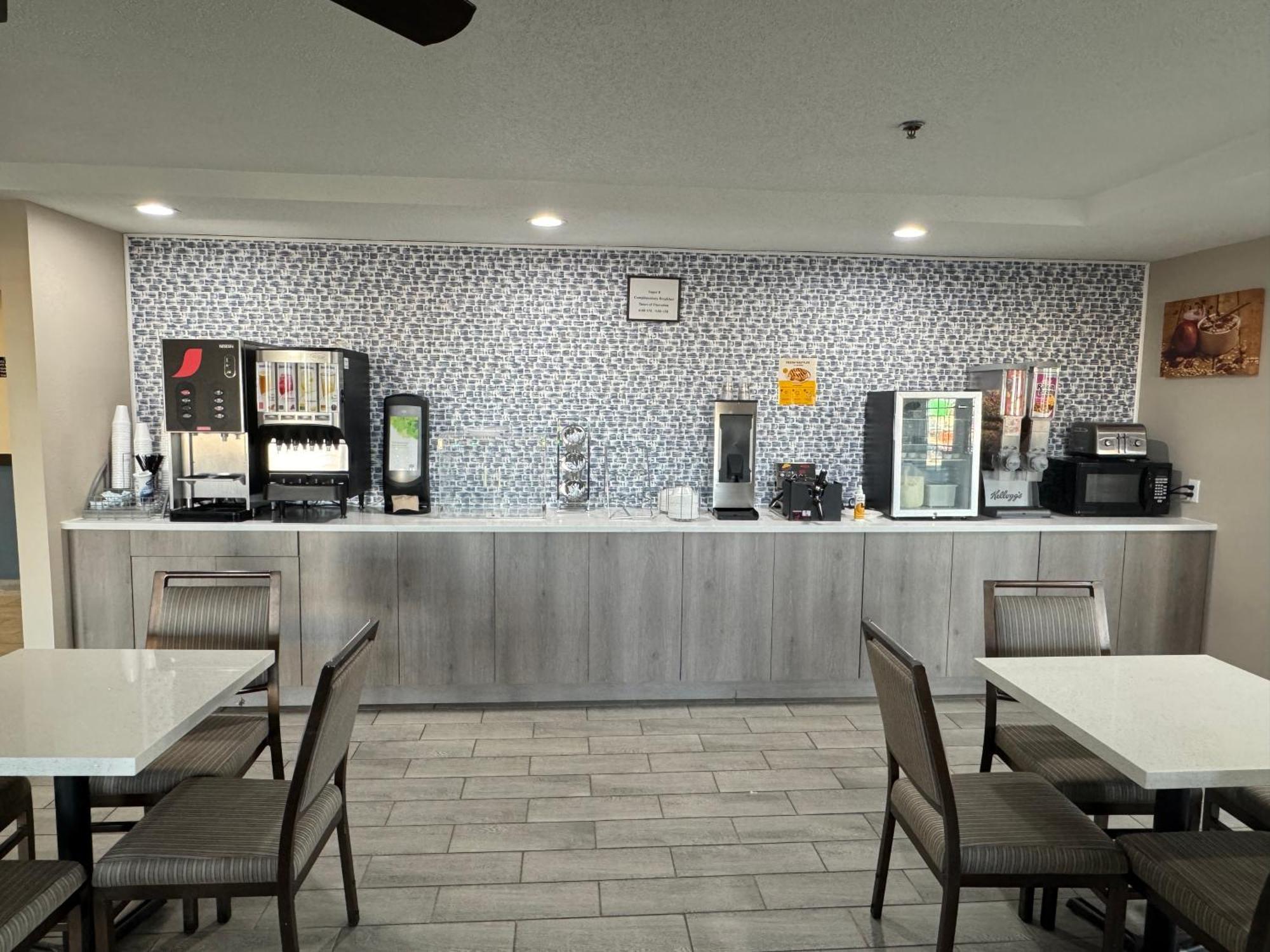 ซูเปอร์ 8 บาย วินด์แฮม รีดสบูร์ก Hotel Reedsburg ภายนอก รูปภาพ