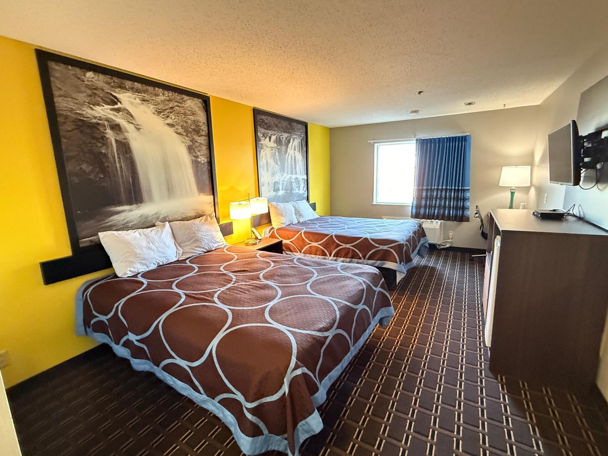 ซูเปอร์ 8 บาย วินด์แฮม รีดสบูร์ก Hotel Reedsburg ภายนอก รูปภาพ