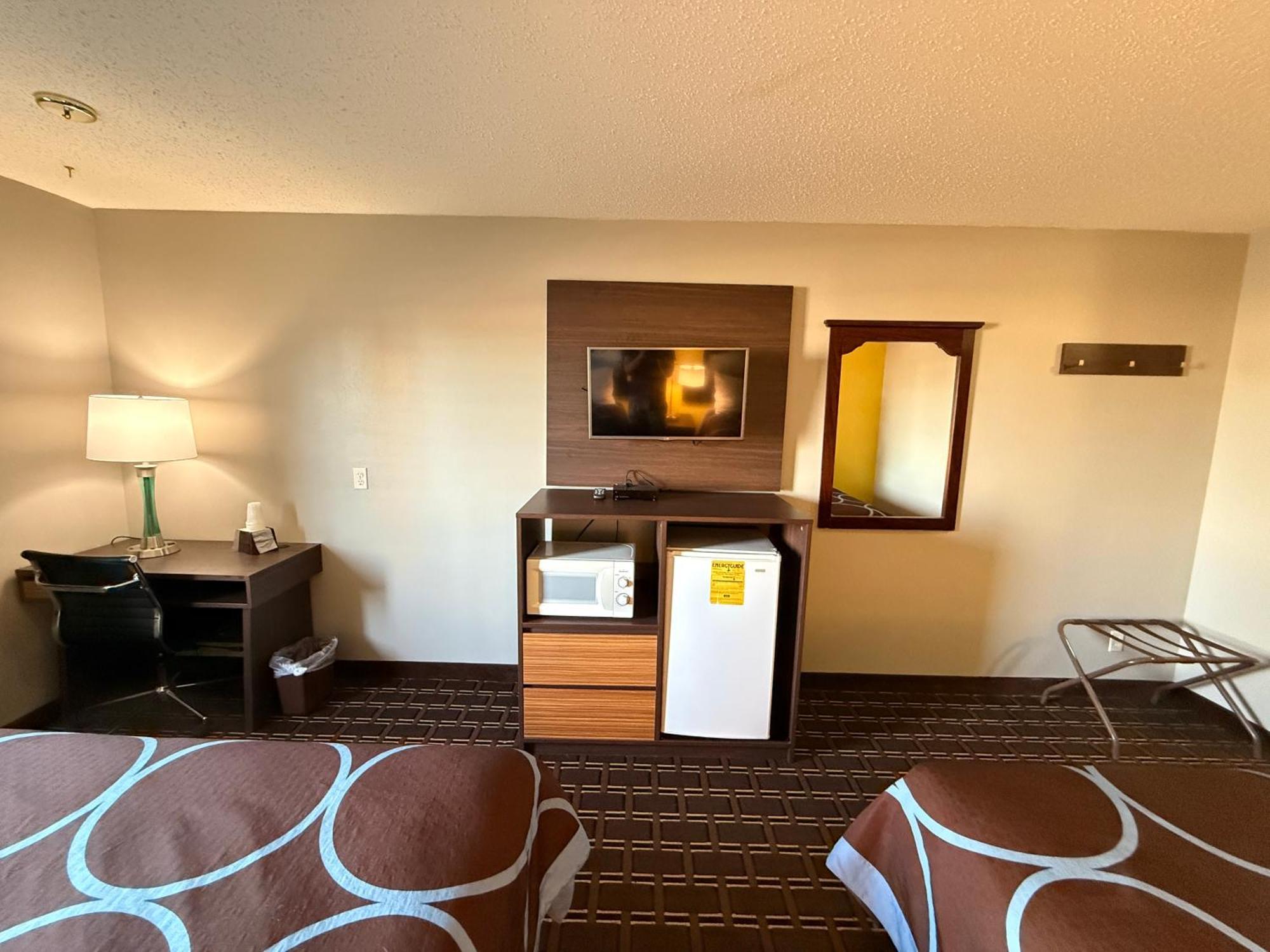ซูเปอร์ 8 บาย วินด์แฮม รีดสบูร์ก Hotel Reedsburg ภายนอก รูปภาพ