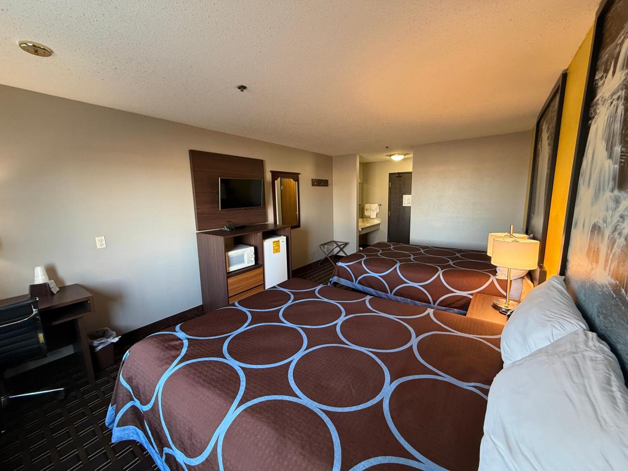 ซูเปอร์ 8 บาย วินด์แฮม รีดสบูร์ก Hotel Reedsburg ภายนอก รูปภาพ