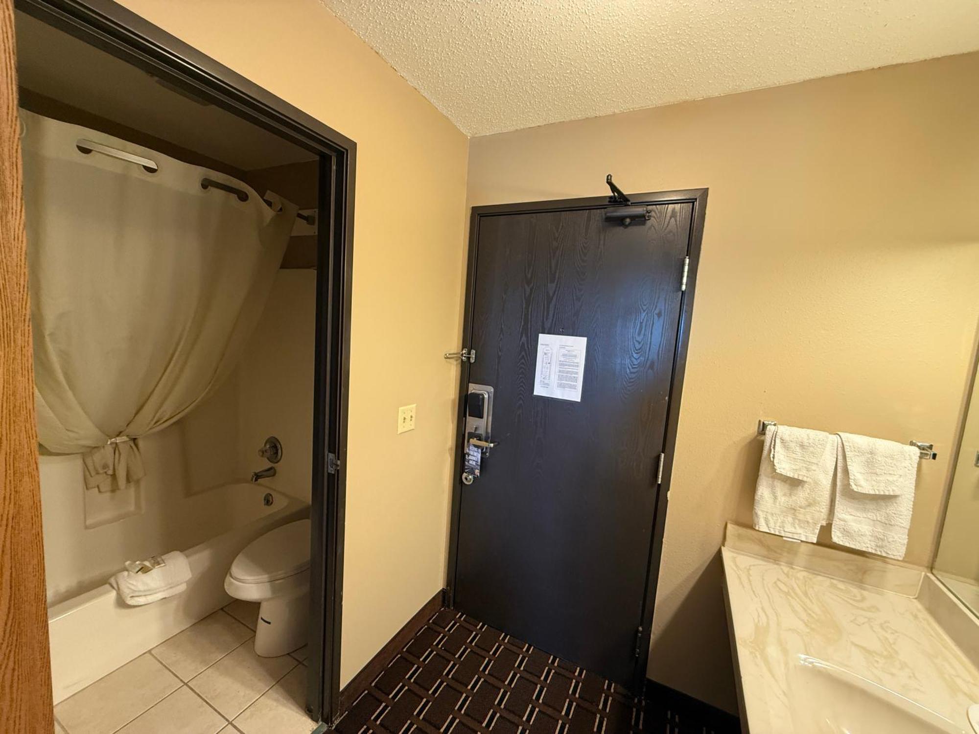 ซูเปอร์ 8 บาย วินด์แฮม รีดสบูร์ก Hotel Reedsburg ภายนอก รูปภาพ